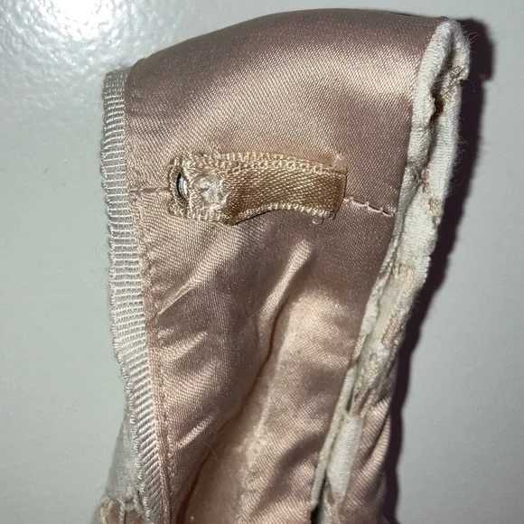 Beautiful white lace dress - Picture 7 of 9